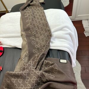Gucci scarf